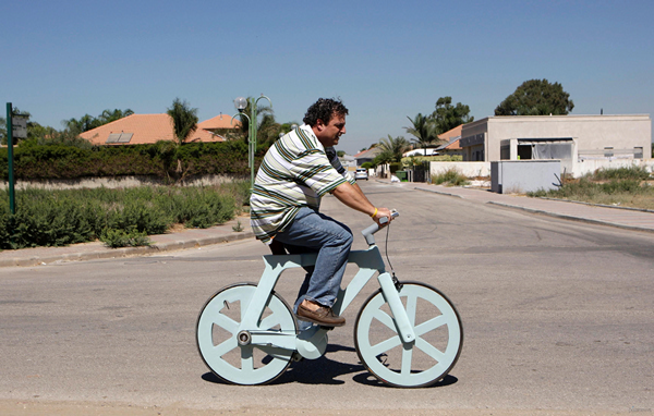 http://www.novate.ru/files/u1240/Izhar_Gafni_cardboard_bike_03.jpg